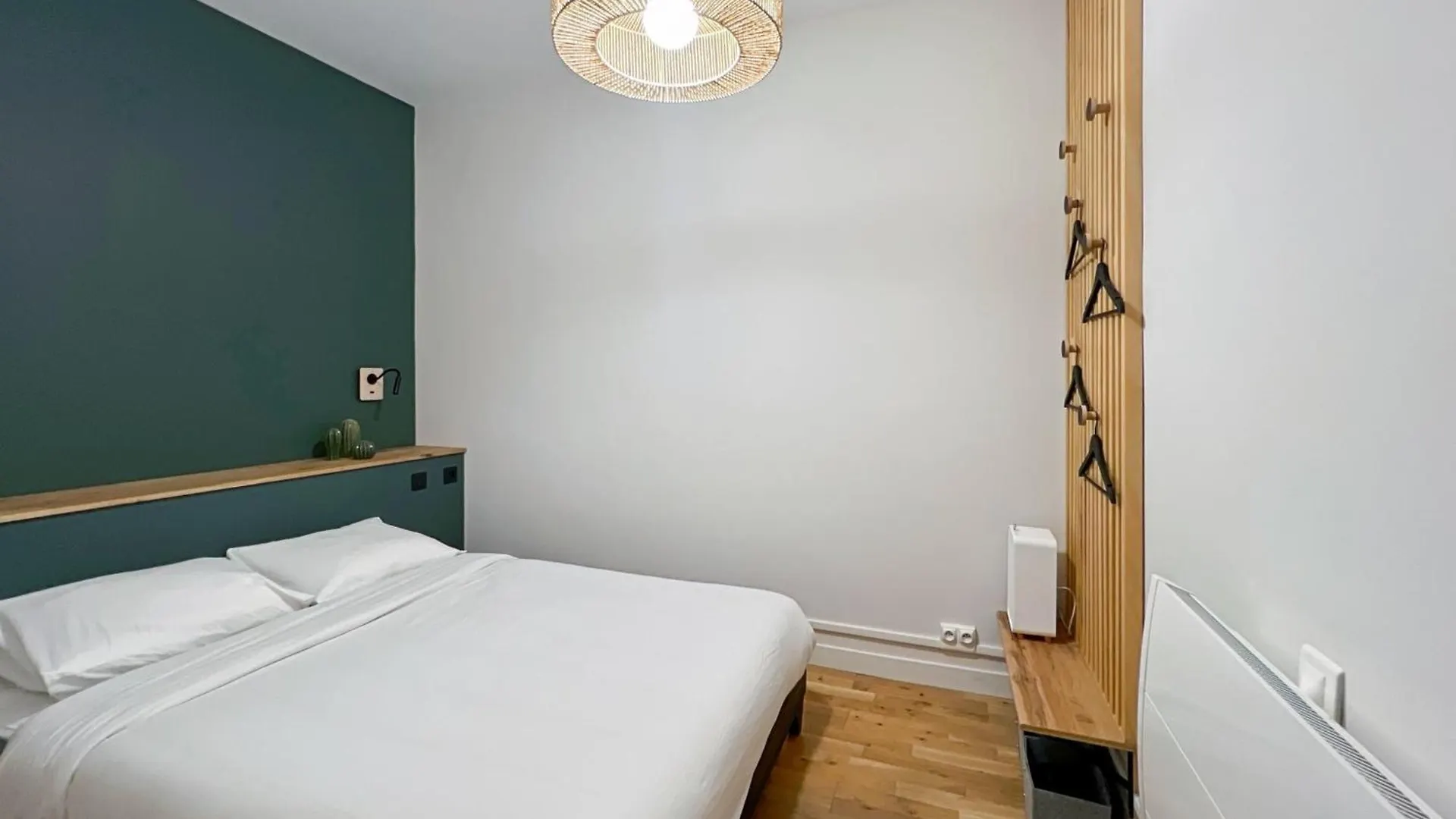 Apartament Nice 2 Rooms Near The Place De La Nation Paryż