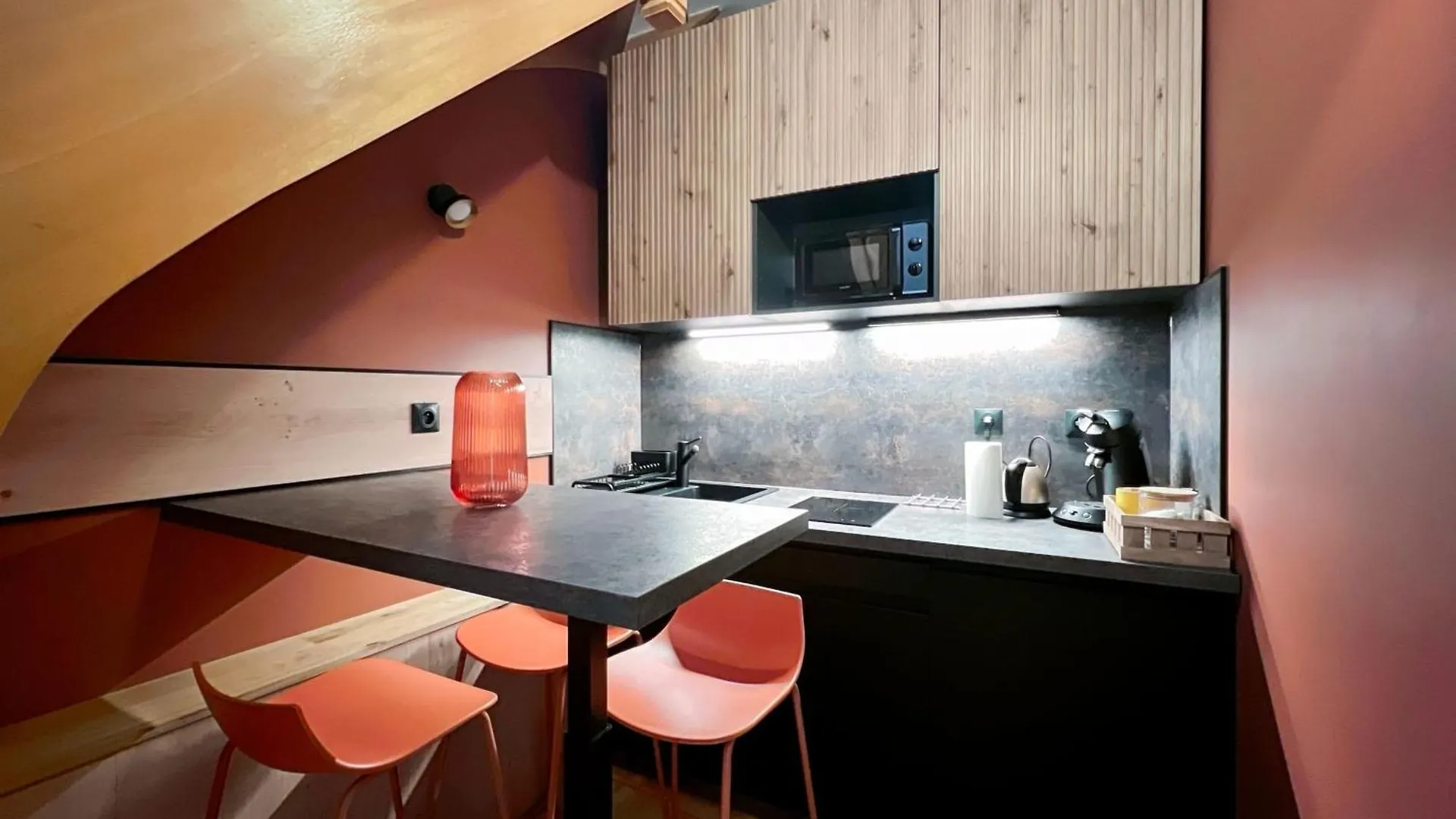 Nice 2 Rooms Near The Place De La Nation Paryż