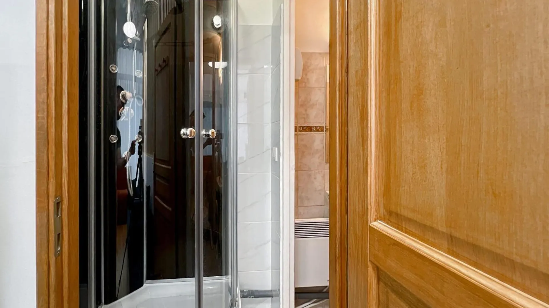 Nice 2 Rooms Near The Place De La Nation Paryż 0*,